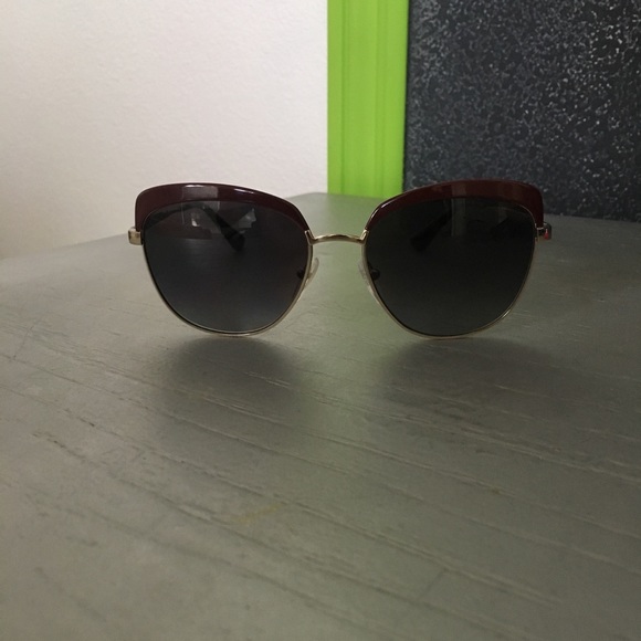 Prada Sunglasses - Picture 5 of 8